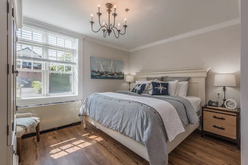 Nautical-themed rooms inside the Harbor House Inn, home to one fo the best romantic getaways in NY. 