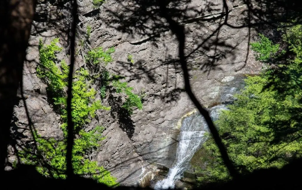 Conklin's Gully in High Tor and the rocky slopes which is one of the best hikes in the Finger Lakes.