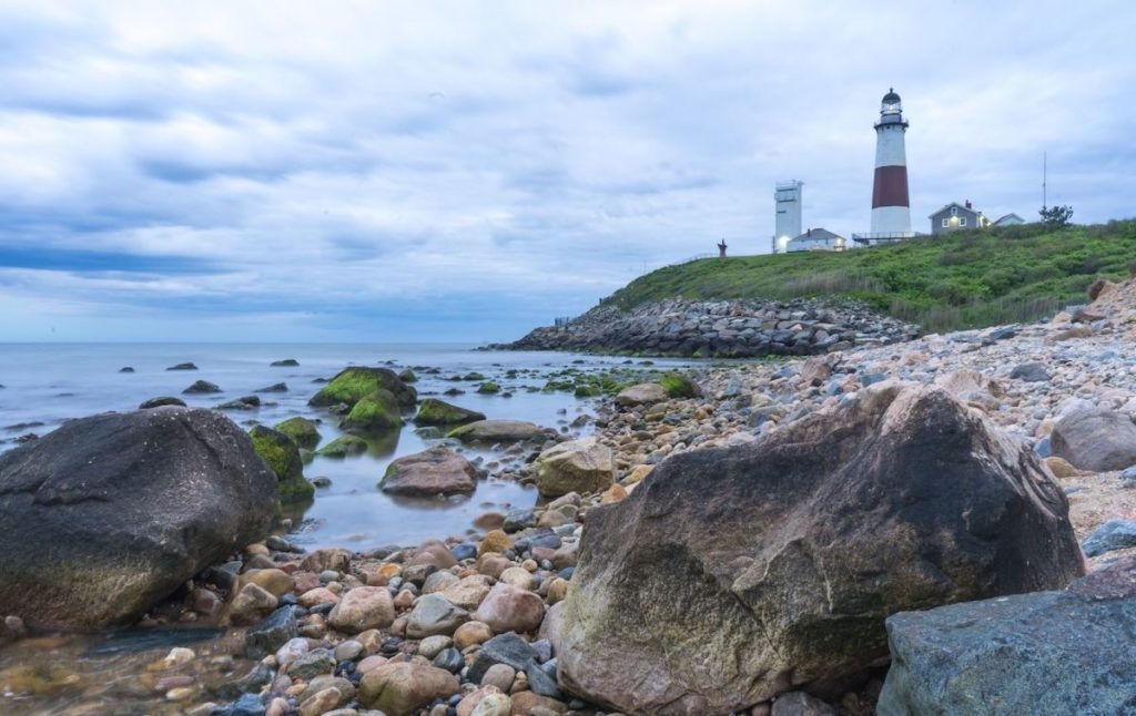 Lighthouse at Montauk Point State Park, one of the top things to din the Hamptons. 