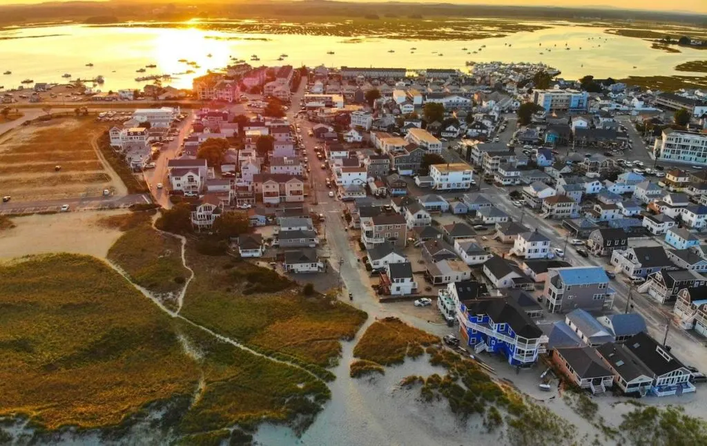 Aerial view of houses on the beach in the Hamptons. 