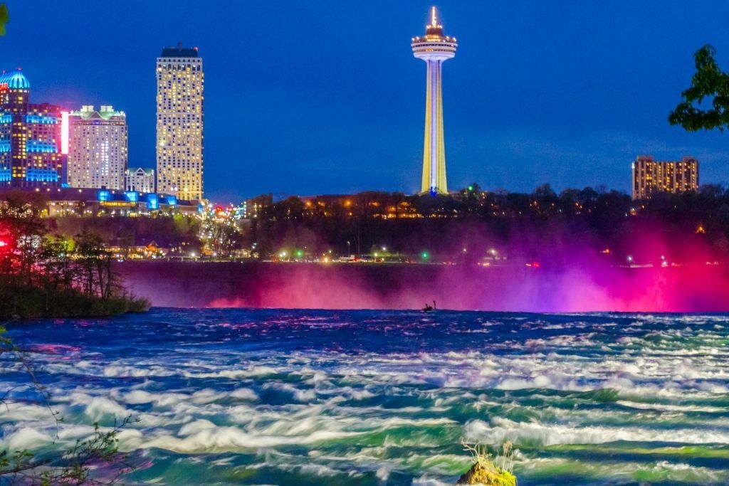 View of the Skylon Tower in Niagara Falls in the evening. 