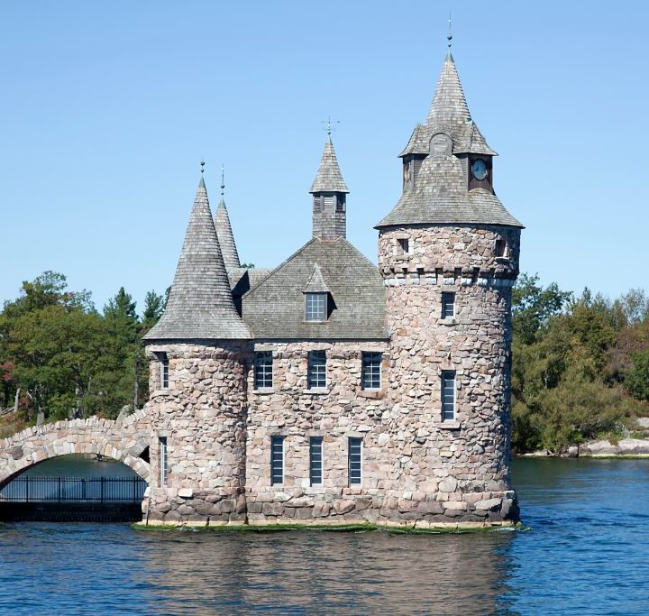View of the stone guard house at Bold Castle, one of the top things to do in Alexandria Bay NY