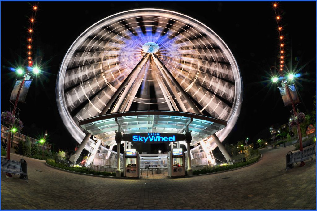 View of the Niagara SkyWheel in the evening. 