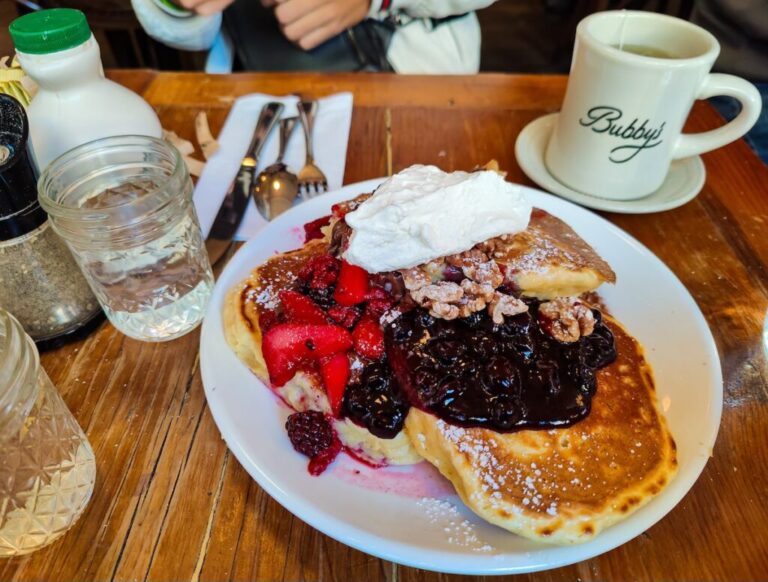 15 Best Pancakes in NYC + Amazing Local Tips